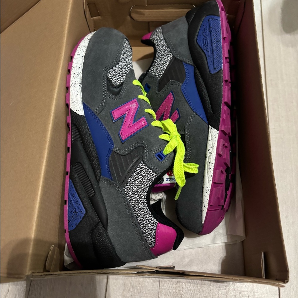 New Balance women’s Multicolor Sneakers